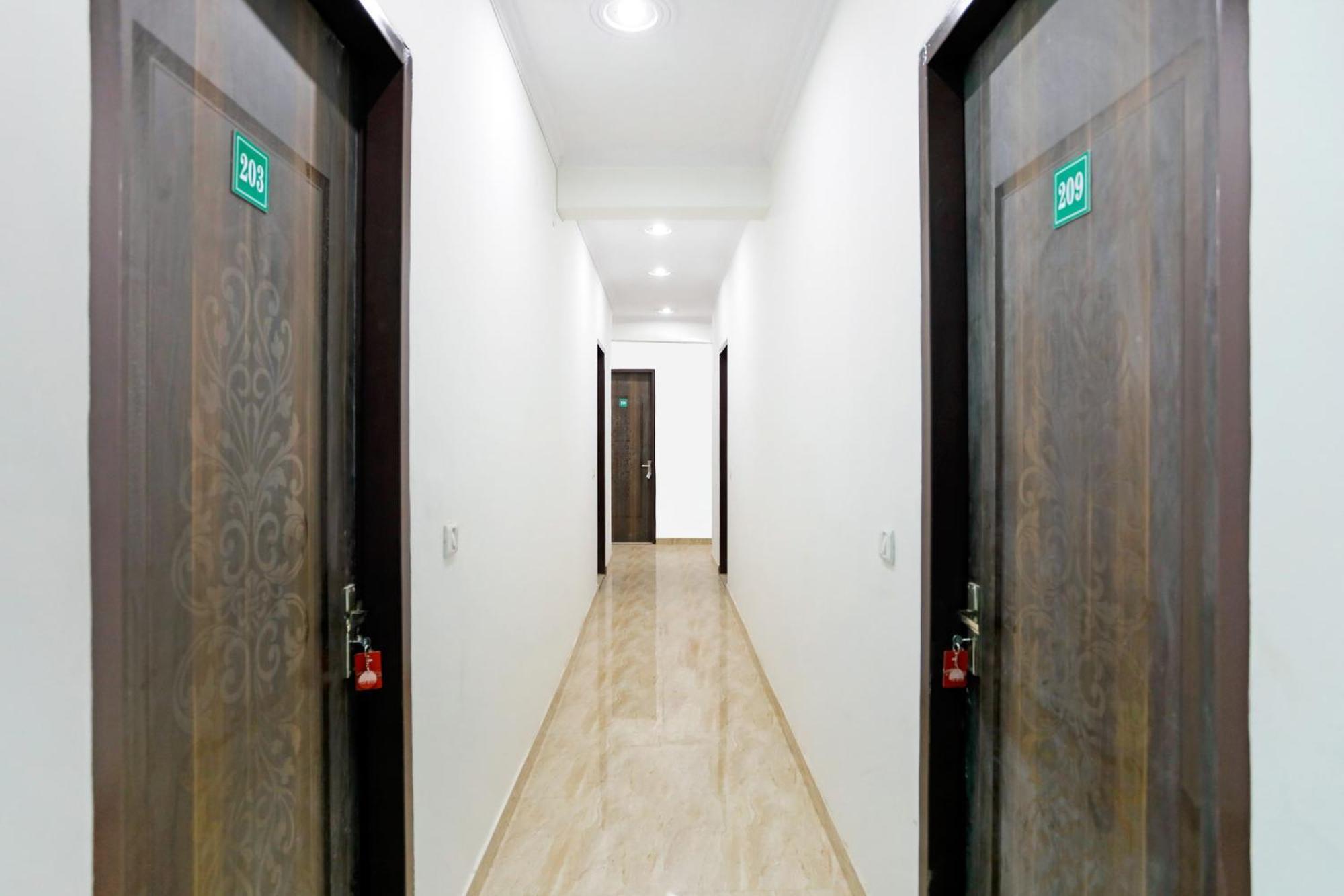 Hotel O Welcome Residency Гургаон Екстериор снимка